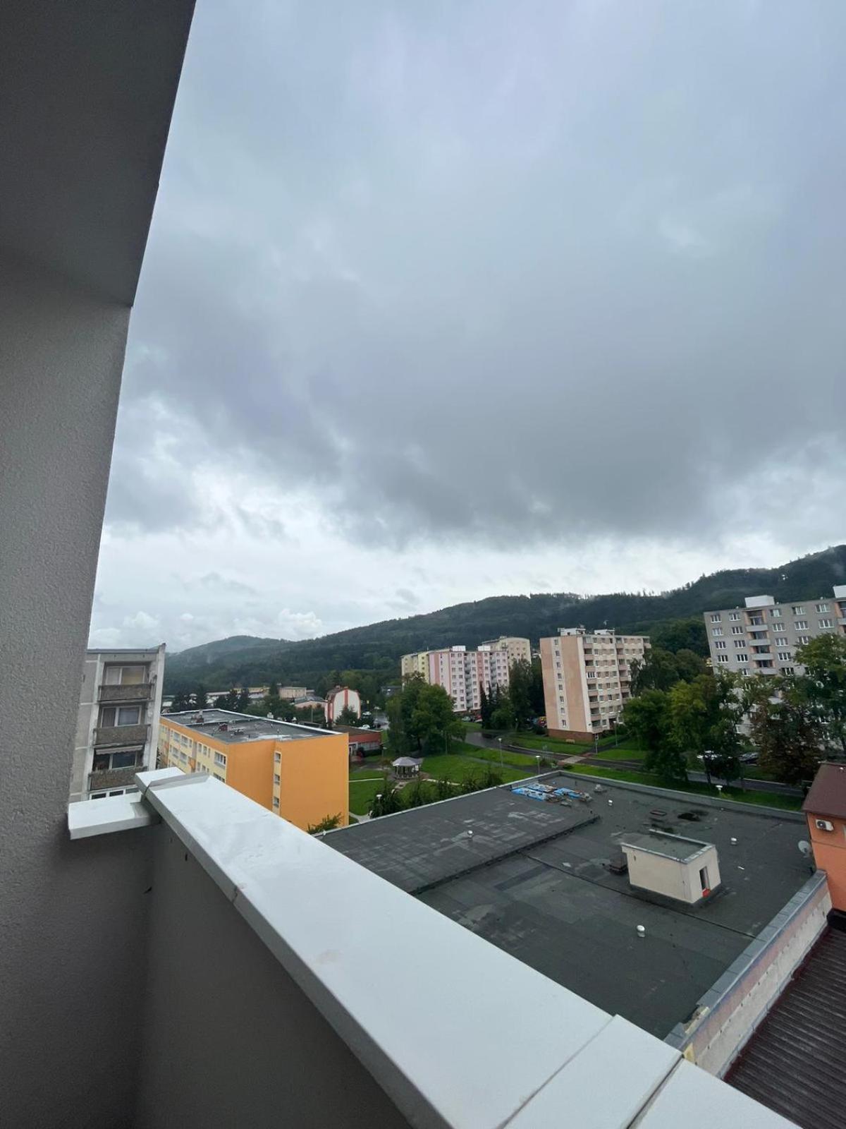 Apartmens Kv Karlovy Vary Exterior foto